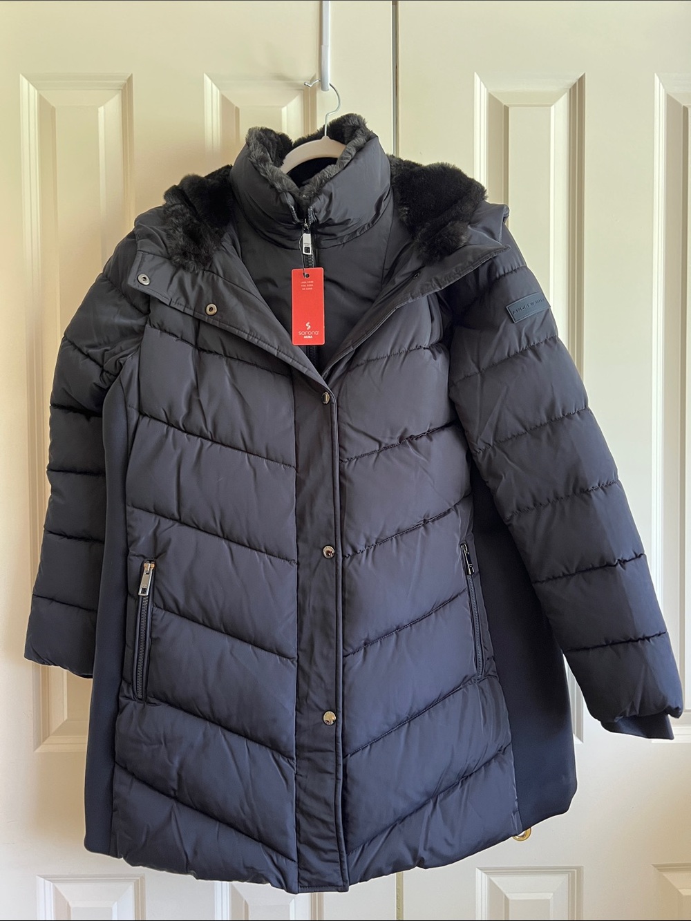 Andrew Marc NWT Women's Black Quilted Puffer Coat with Faux Fur Trim
